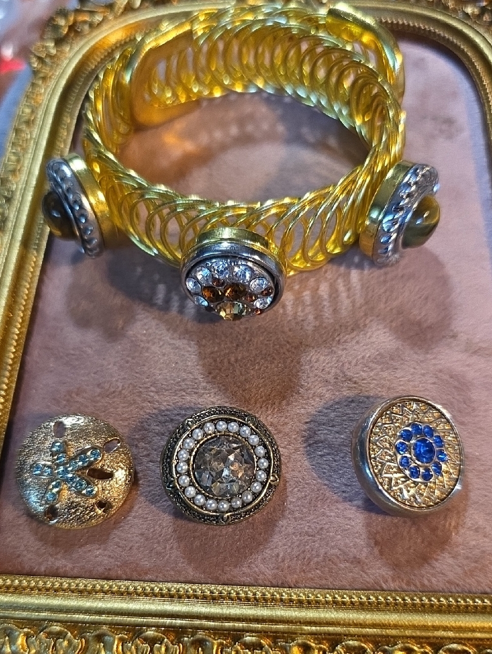 Vintage Ginger Snaps Gold-Tone Women's Wrap Bracelet with 6 Snap Charms